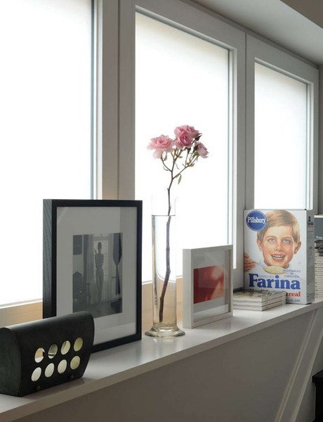 decorar-el-alfeizar-con-muchas-cosas