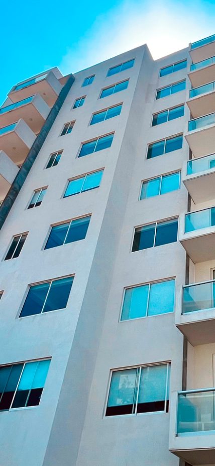 Stacia Towers Zur 