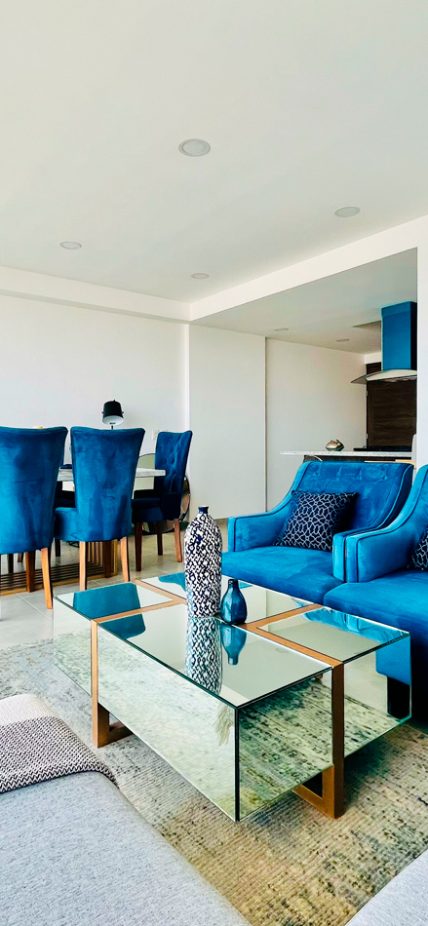 Stacia Towers Zur 